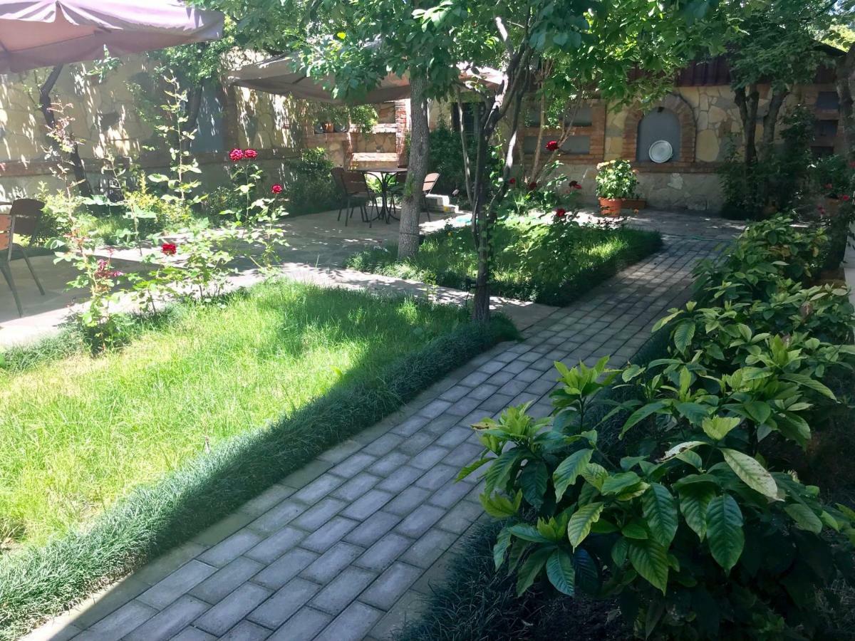 Hotel Tbilisi Garden Экстерьер фото